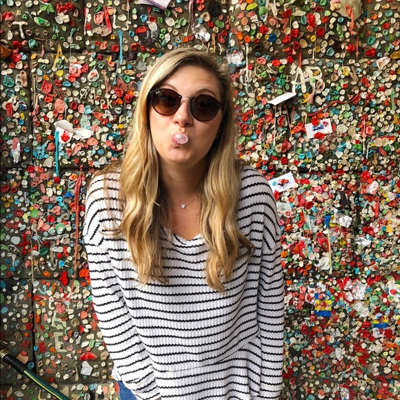 Meet your Posher, Sophia - Picture 2 of 5